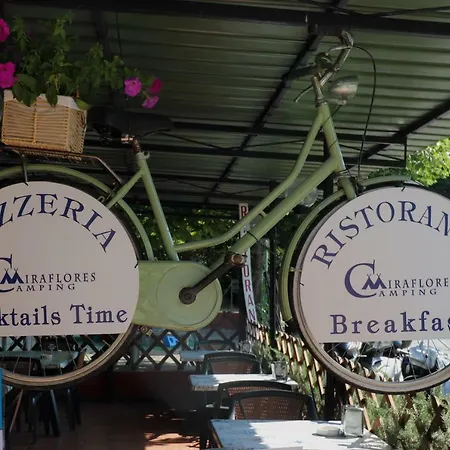 مكان تخييم Miraflores *
